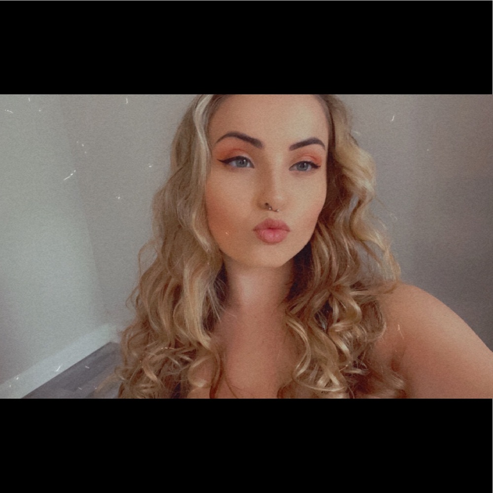 Meet your Posher, Skyley